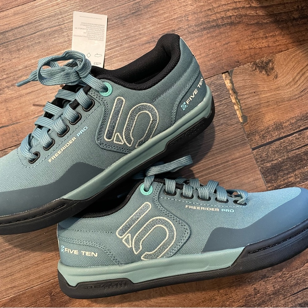 FIVE TEN FREERIDER PRO MOUNTAIN BIKE SHOES / Womens / size 7